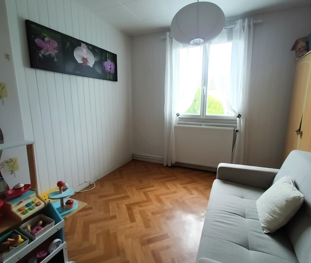 Maison mitoyenne 3 chambres .Accès rapide RN12