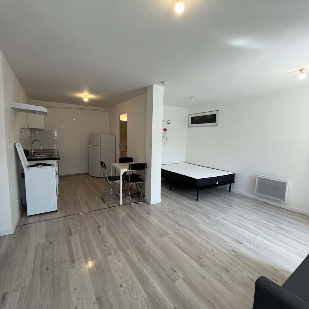 Studio meublé de 30 m2 à louer   Proche gare