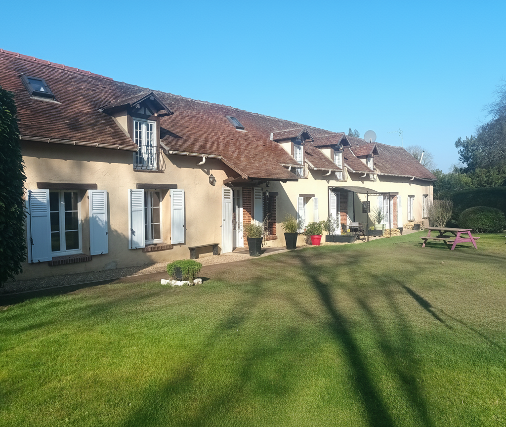 Belle maison familiale type longère avec dépendances.