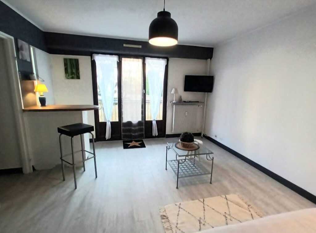 À LOUER   Studio meublé Centre-ville de Dreux