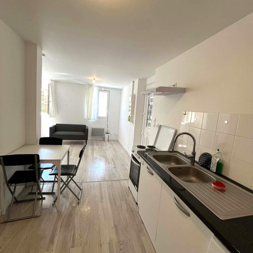 Studio meublé de 30 m2 à louer   Proche gare
