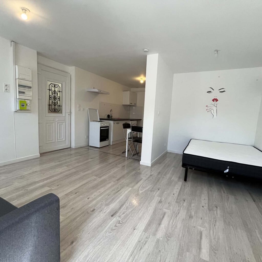 Studio meublé de 30 m2 à louer   Proche gare