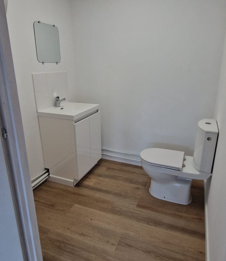 Local commercial / professionnel   60 m2   Emplacement strat