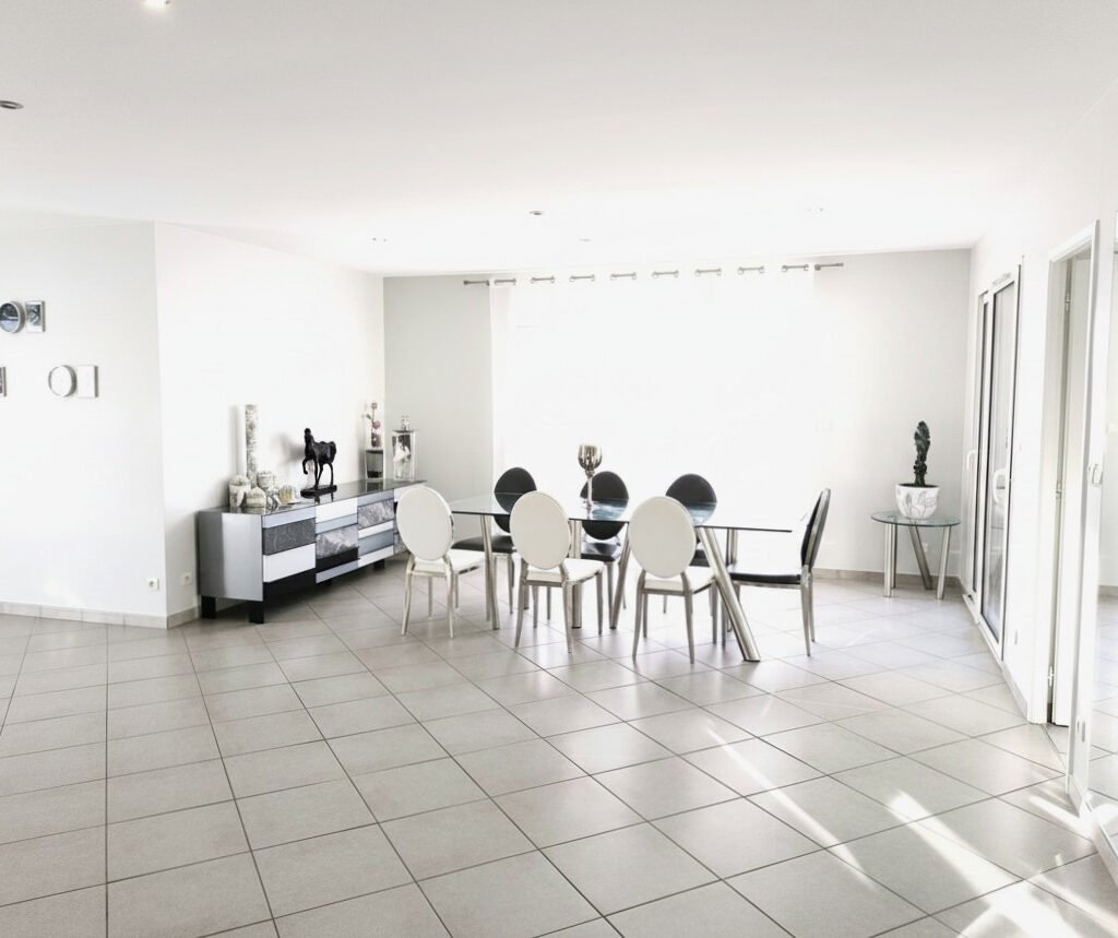 Belle maison familiale 6 chambres à 20 minutes de Dreux
