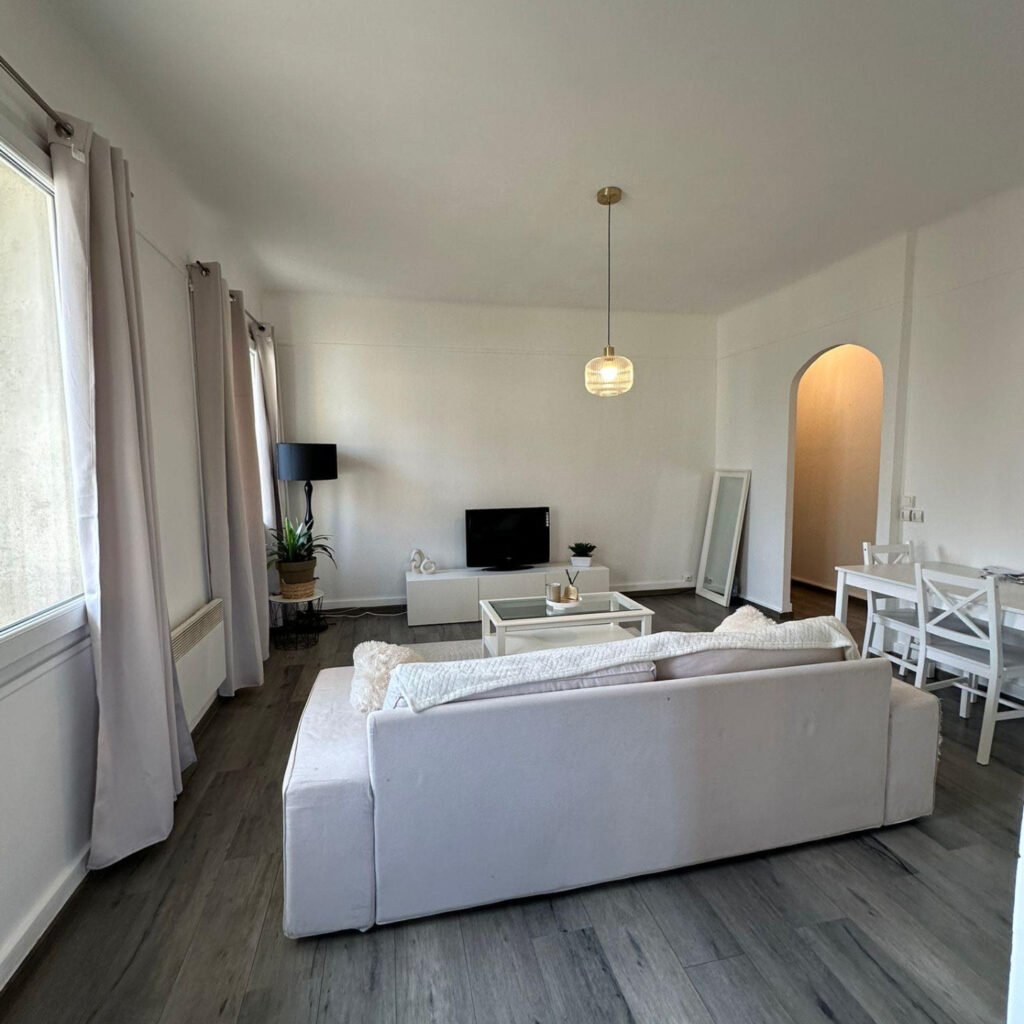 Investissement locatif sécurisé   F2 loué 650 EUR