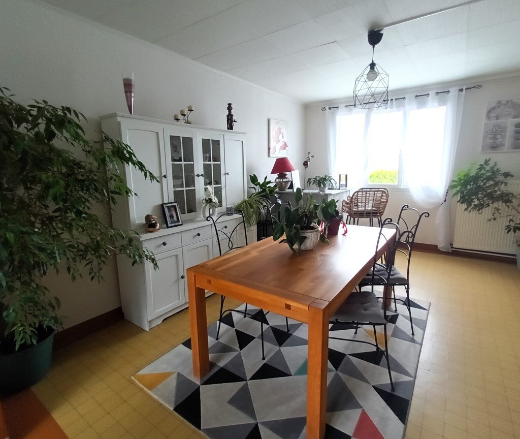 Maison mitoyenne 3 chambres .Accès rapide RN12