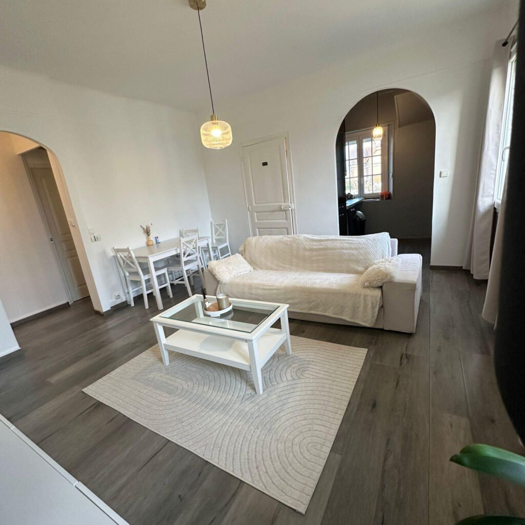 Investissement locatif sécurisé   F2 loué 650 EUR