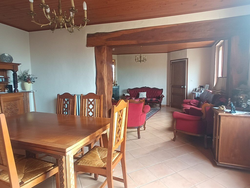 Maison avec grand terrain et très grand hangar Secteur Dreux