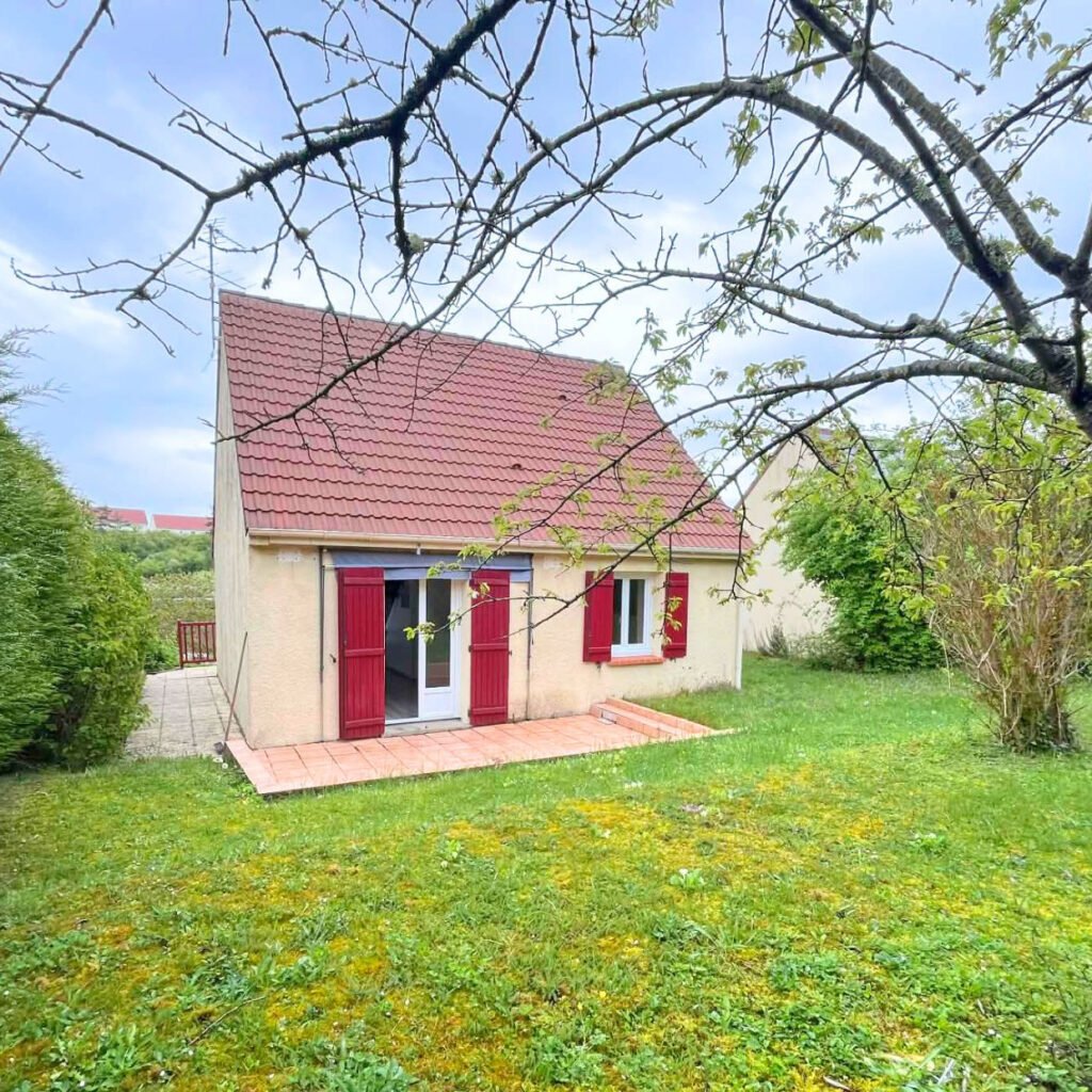 Maison 3 Chambres à 8 minutes à pied de la gare de Dreux