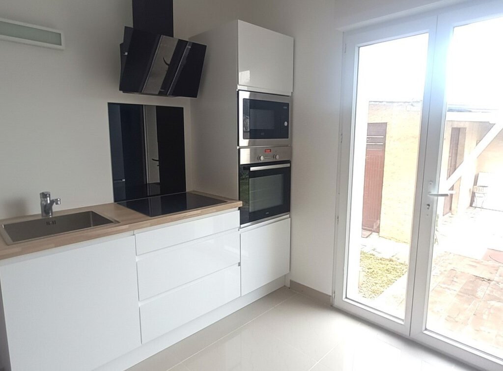 Maison 5 pièces 85 m2 avec dépendance