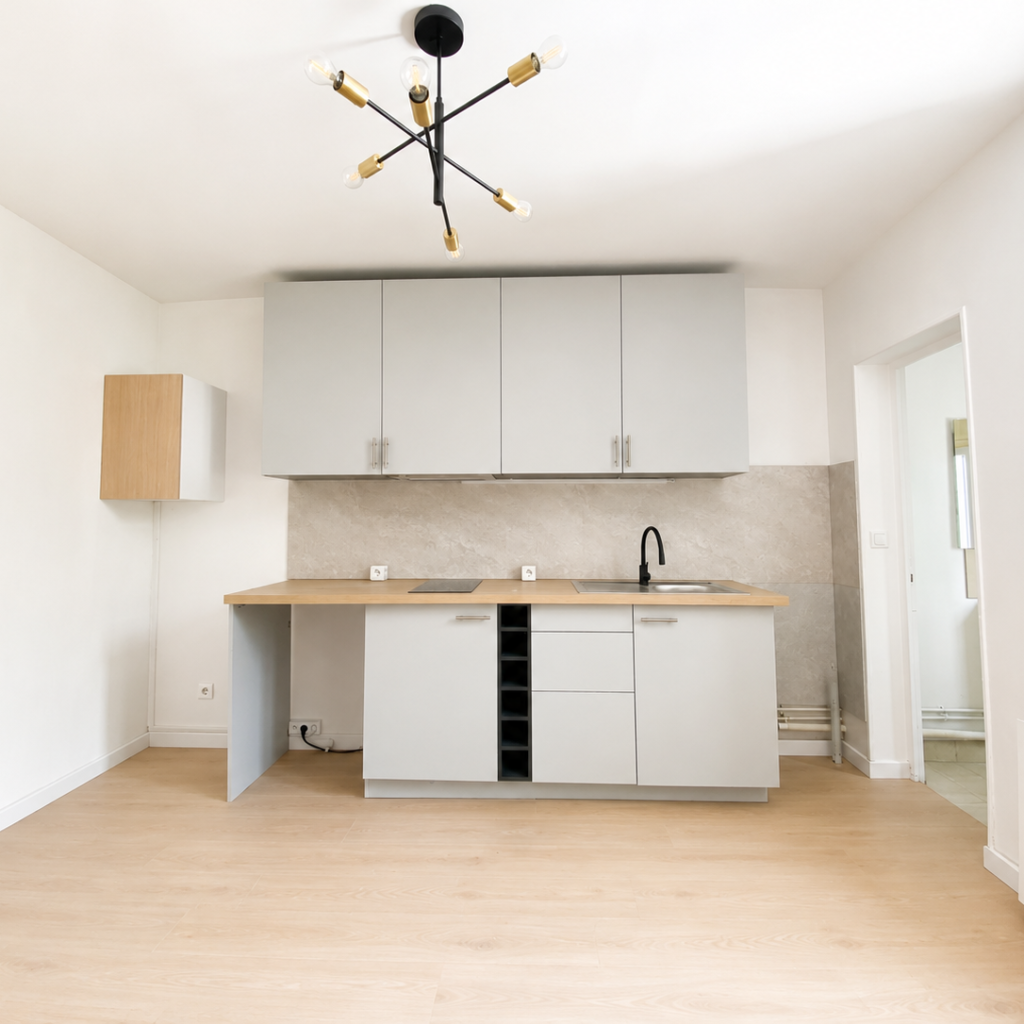 À louer   Charmant studio non meublé de 16 m2 en plein centr