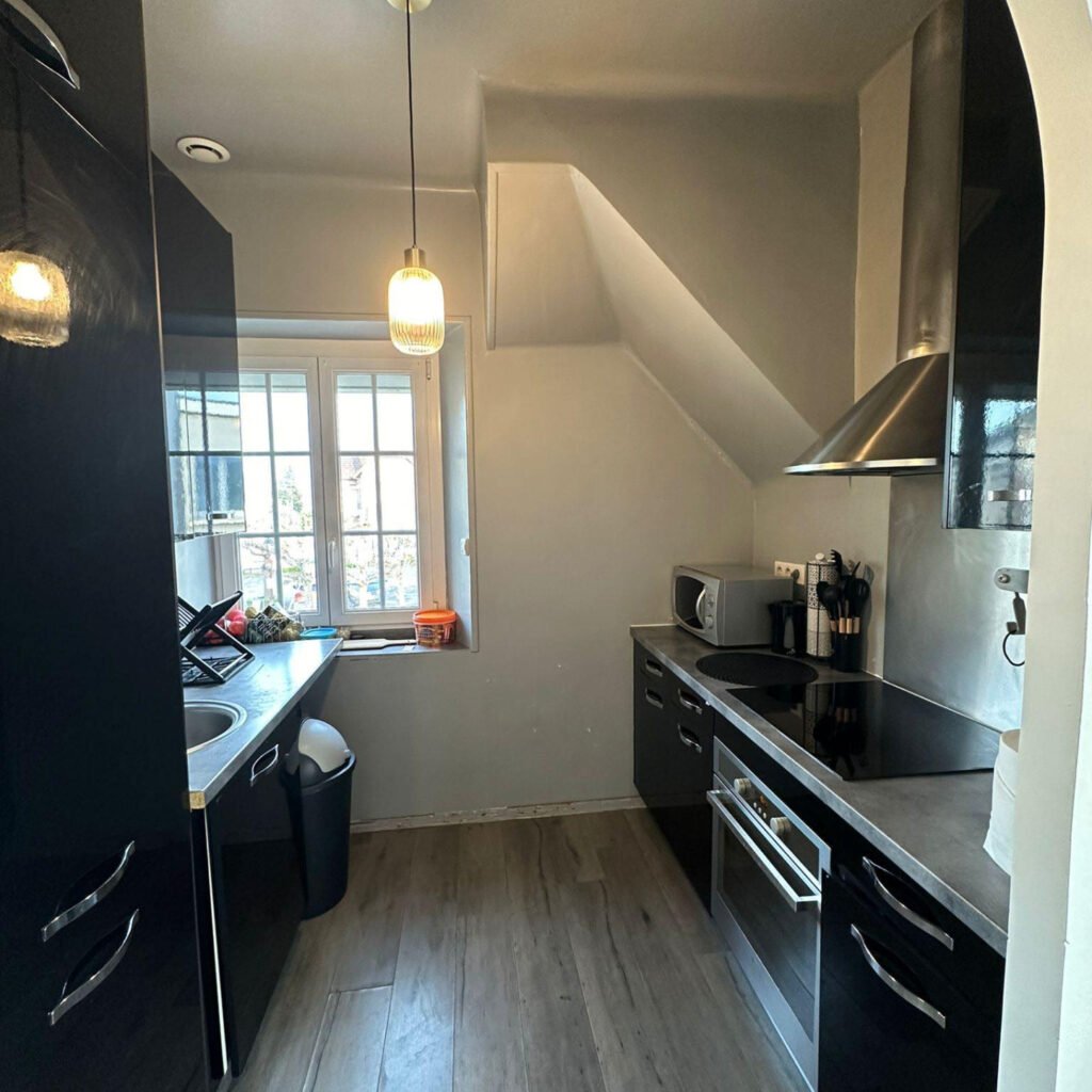 Investissement locatif sécurisé   F2 loué 650 EUR
