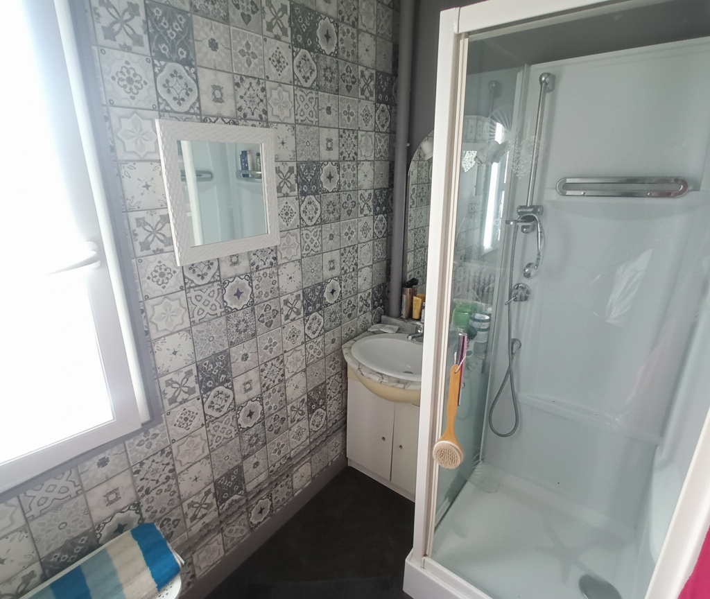 Maison mitoyenne 3 chambres .Accès rapide RN12
