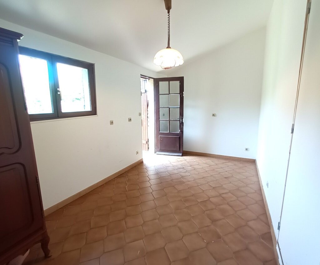 Maison de plain pied proche commerces et accès rapide RN12