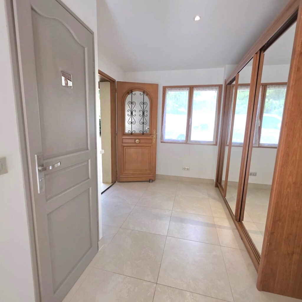 Maison familiale 4 chambres à 8 min de la N12