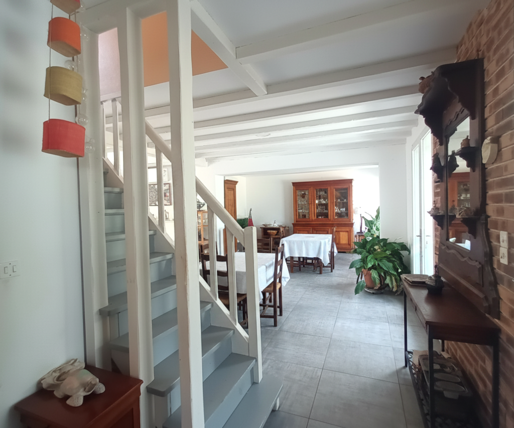 Maison 4/5  chambres À seulement 13 minutes de Dreux   Accès