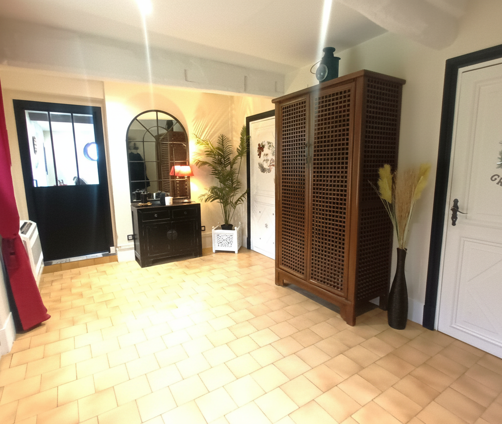 Belle maison familiale type longère avec dépendances.