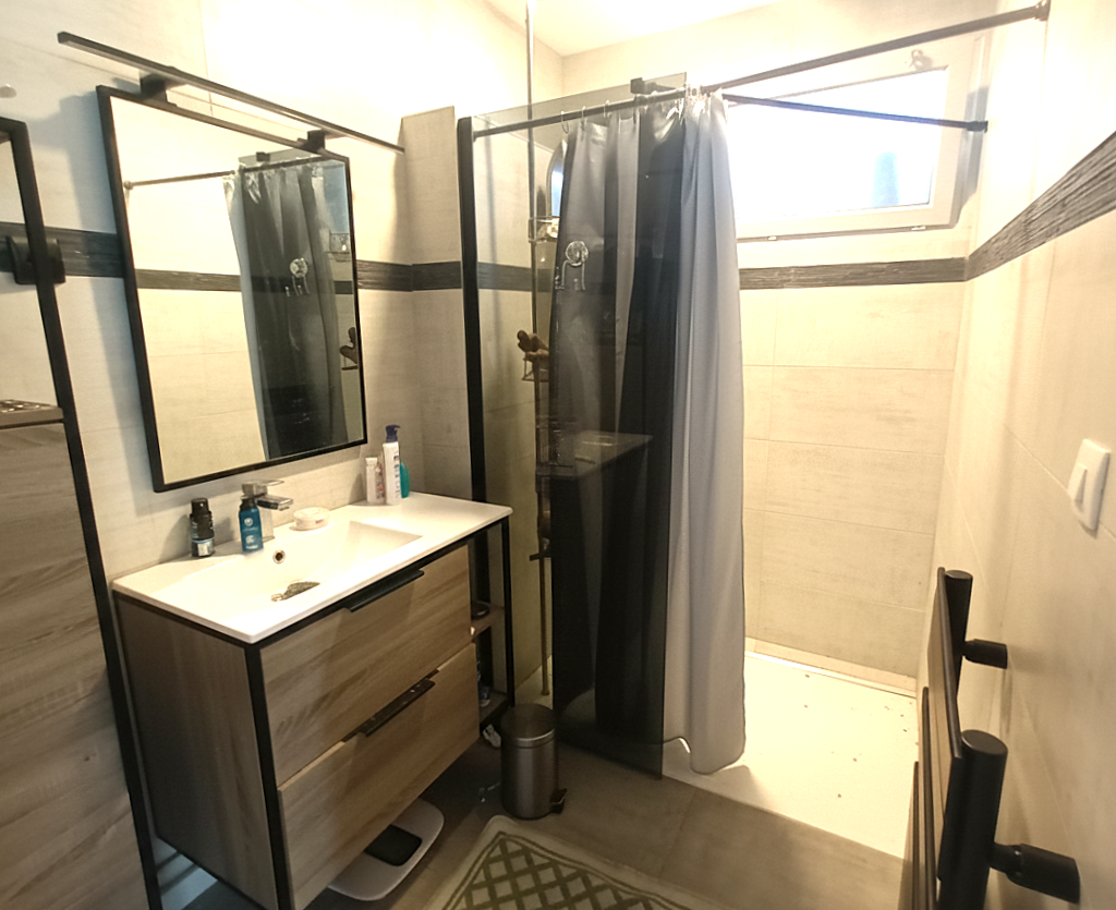 Maison 4/5  chambres À seulement 13 minutes de Dreux   Accès