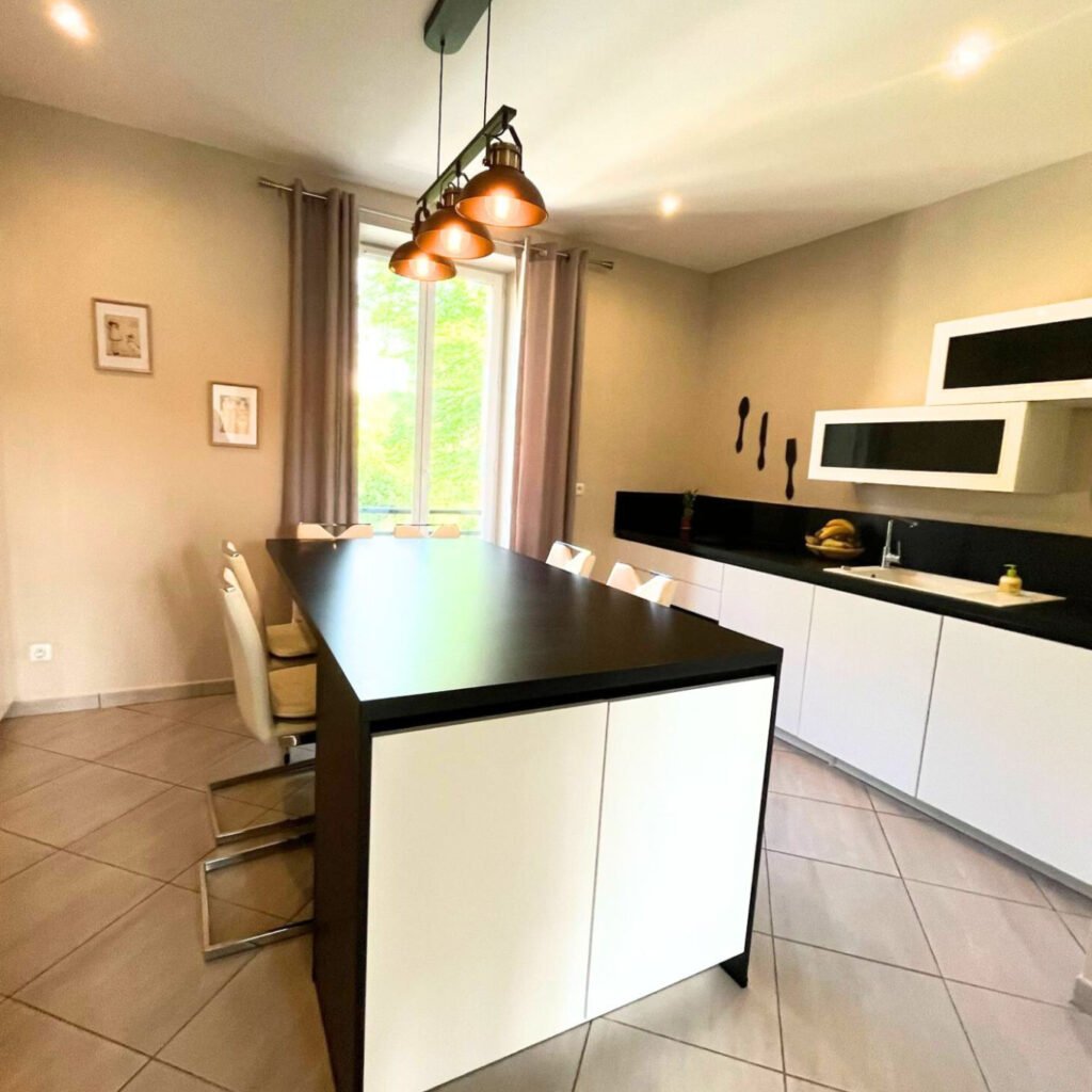 Belle appartement lumineux   Proche Centre ville