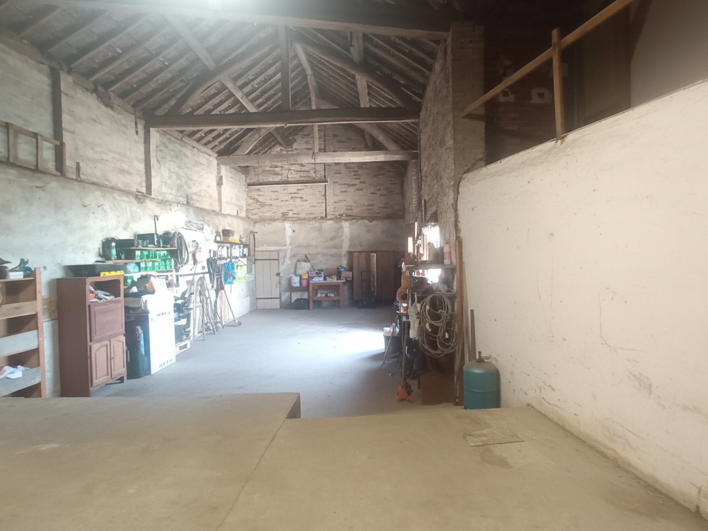 Maison avec grand terrain et très grand hangar Secteur Dreux