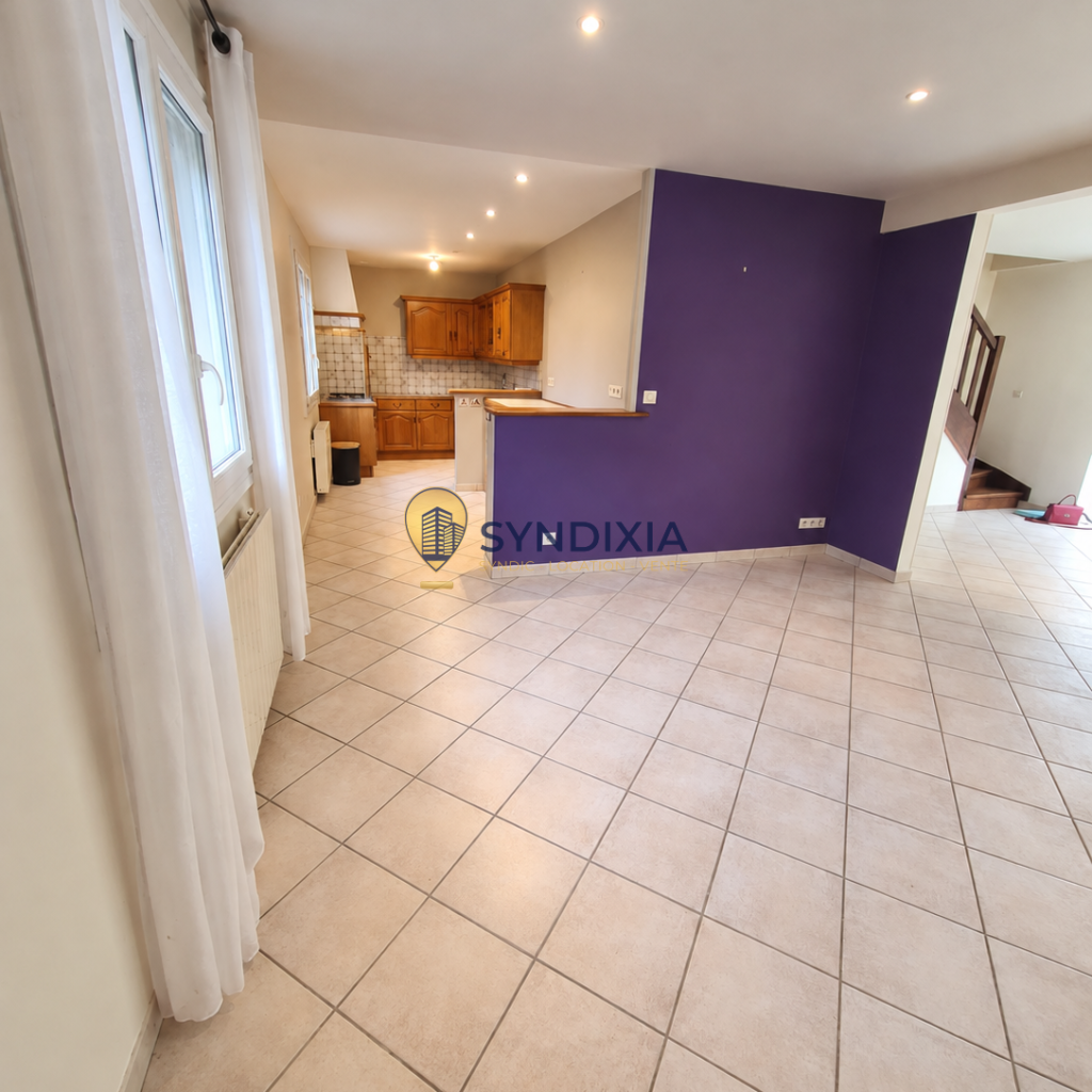 MAISON 109m2, 3 chambres, Sous-sol total et 905m2 de jardin