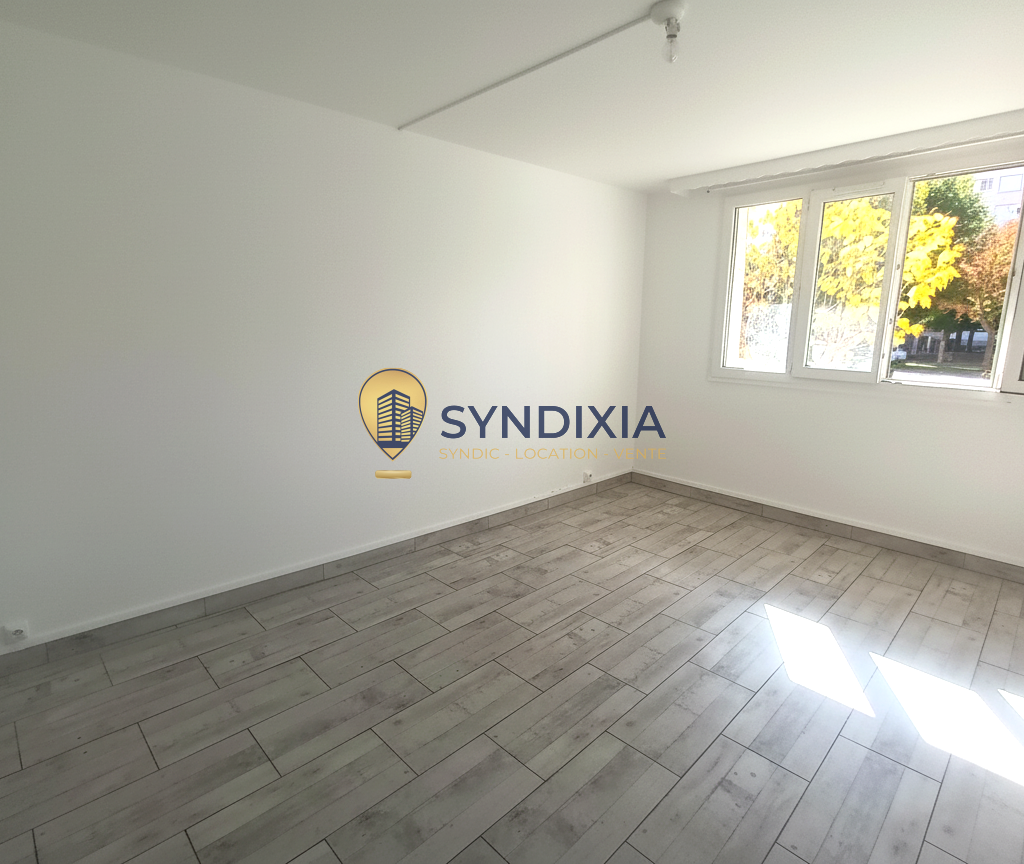 Appartement 3 pièces en RDC entièrement rénové avec garage p