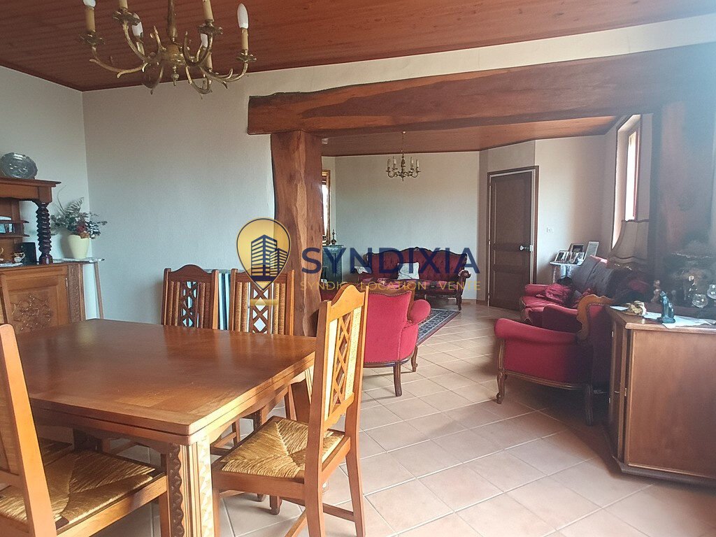 Maison avec grand terrain et très grand hangar Secteur Dreux