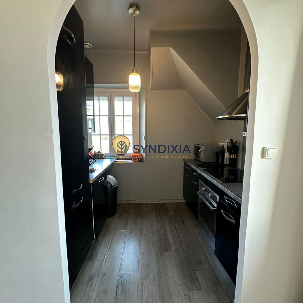Investissement locatif sécurisé   F2 loué 650 EUR