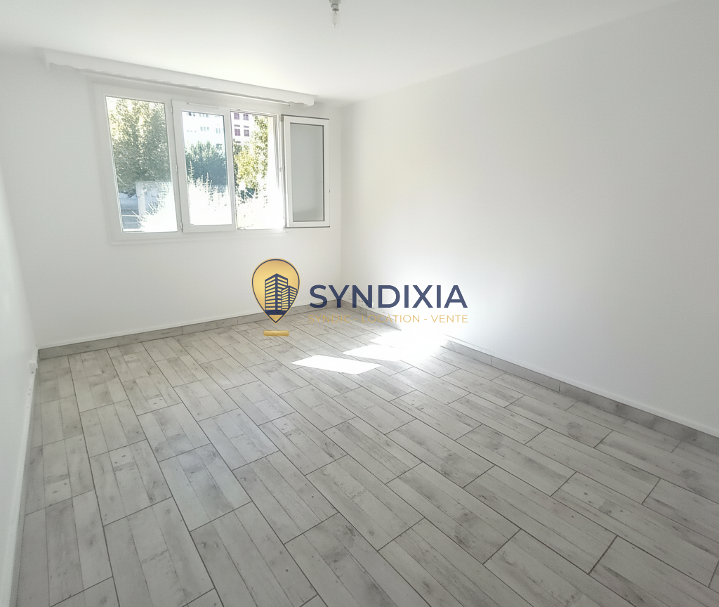 Appartement 3 pièces en RDC entièrement rénové avec garage p