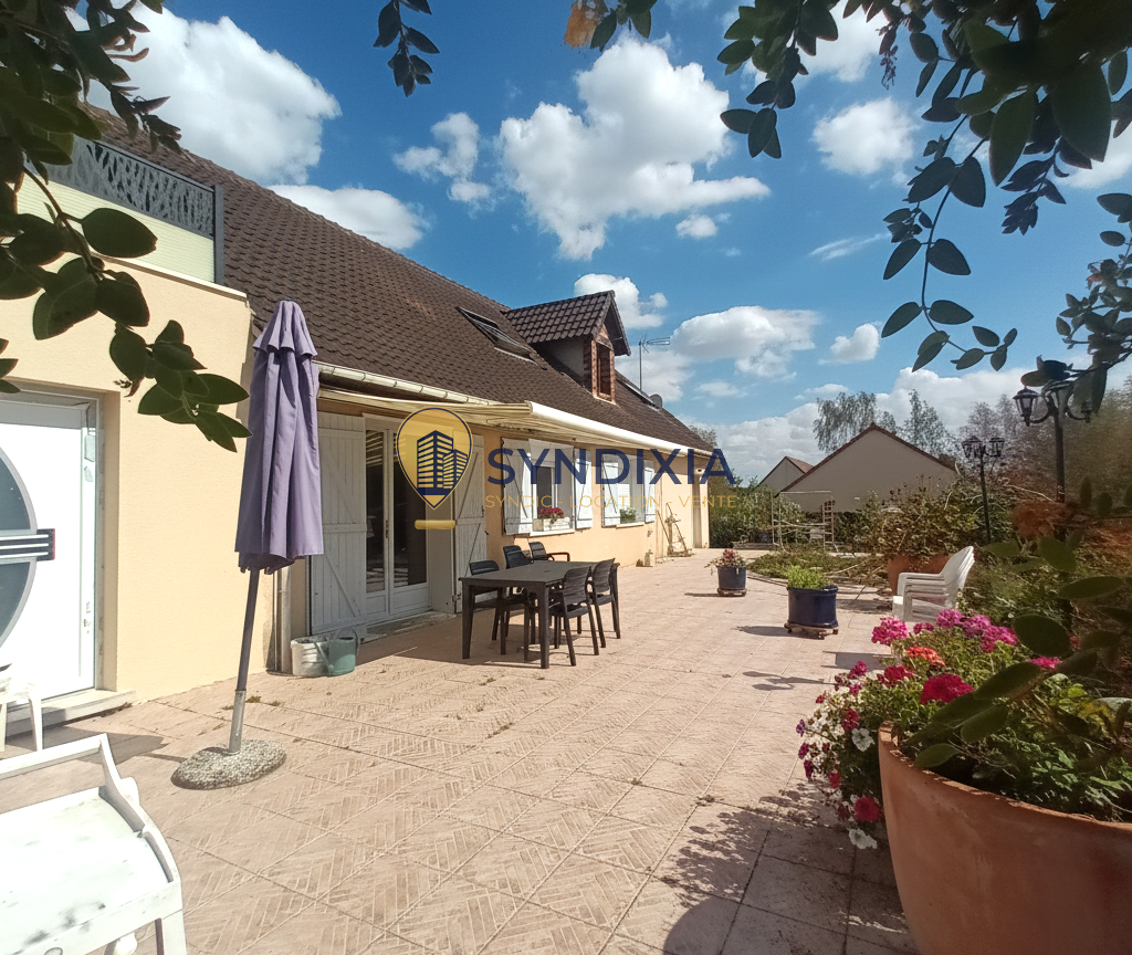 Maison 4/5  chambres À seulement 13 minutes de Dreux   Accès