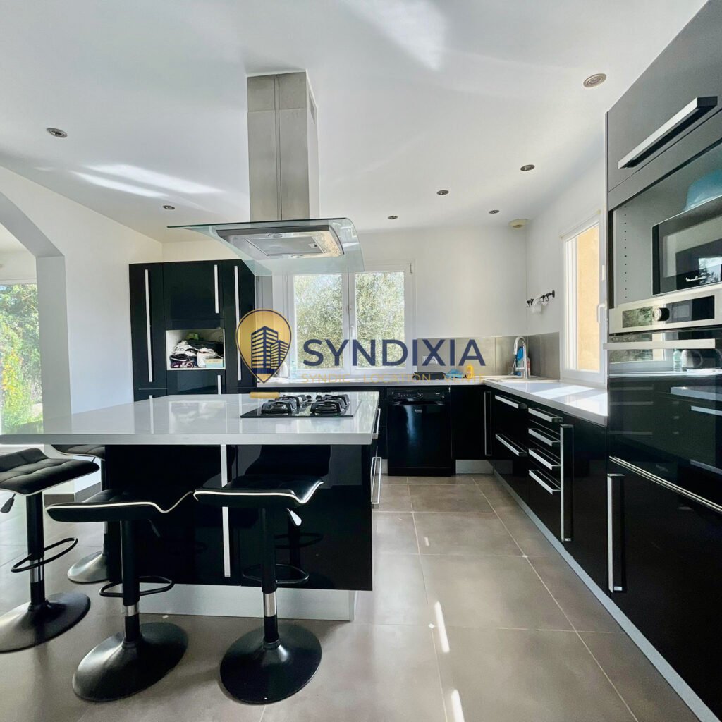 À louer à Plaisir   Maison avec accès immédiat N12 et belle