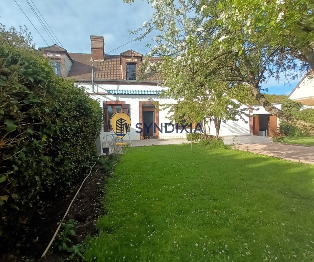 Maison de plain pied proche commerces et accès rapide RN12