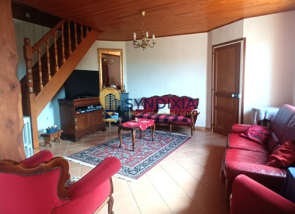 Maison avec grand terrain et très grand hangar Secteur Dreux