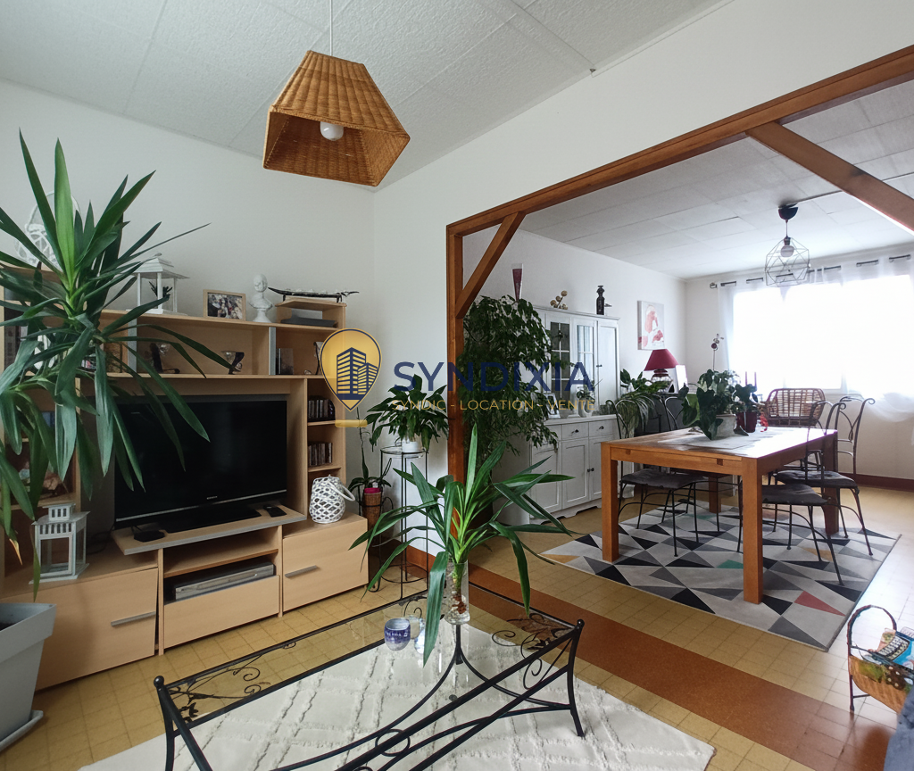 Maison mitoyenne 3 chambres .Accès rapide RN12