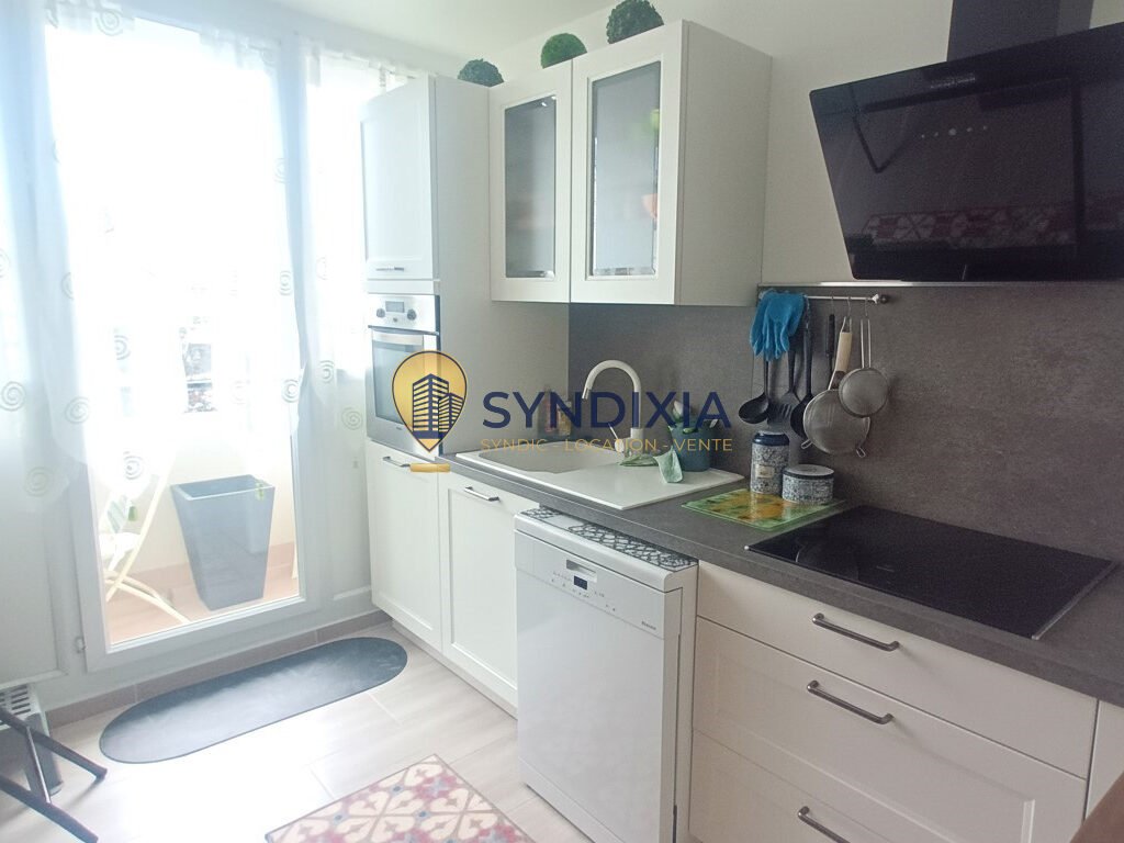 Appartement lumineux 3 chambres à 12 minutes de Verneuil sur
