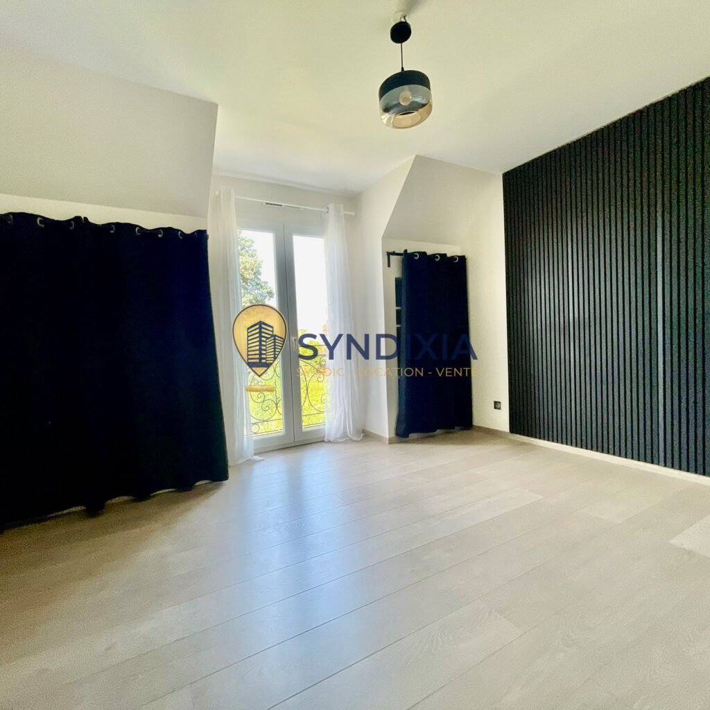 À louer à Plaisir   Maison avec accès immédiat N12 et belle
