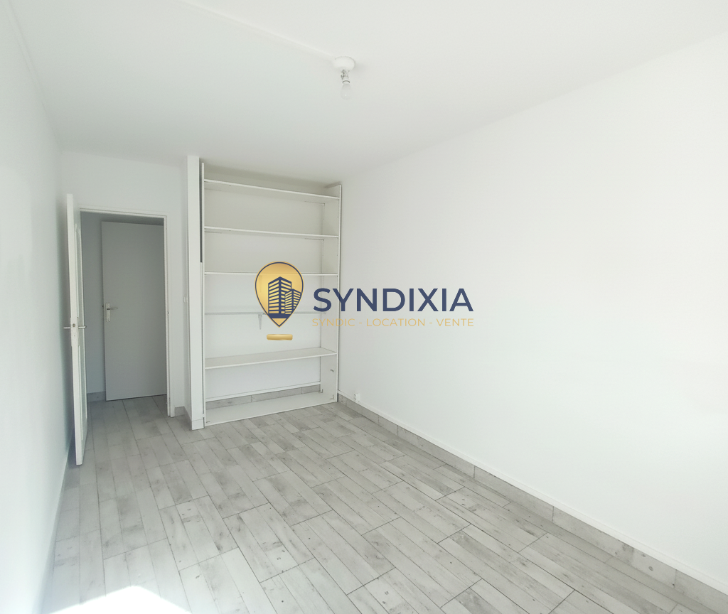 Appartement 3 pièces en RDC entièrement rénové avec garage p