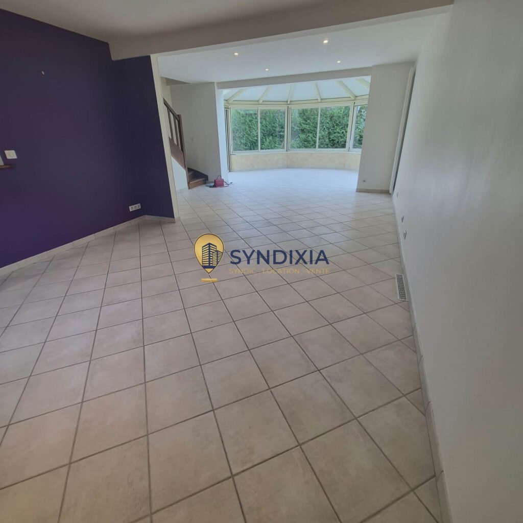 MAISON 109m2, 3 chambres, Sous-sol total et 905m2 de jardin