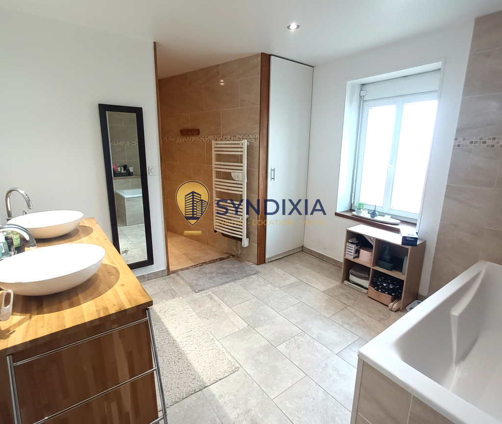 Maison 4 chambres,  plus un ensemble immobilier