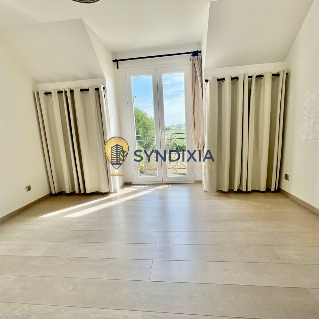 À louer à Plaisir   Maison avec accès immédiat N12 et belle