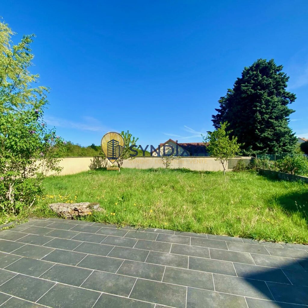 À louer à Plaisir   Maison avec accès immédiat N12 et belle