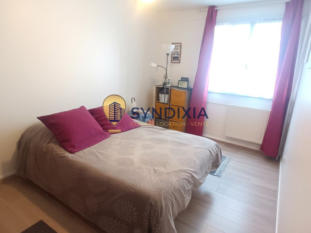Appartement lumineux 3 chambres à 12 minutes de Verneuil sur