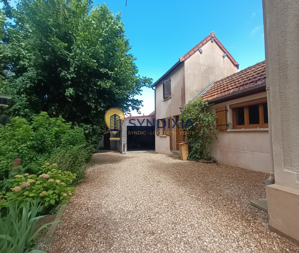 Maison 3 chambres à 8 minutes à pied de la gare de Dreux 28