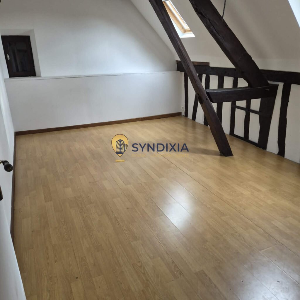 MAISON 4 PIECES EN CENTRE VILLE ET AU CALME – POTENTIEL LOCA