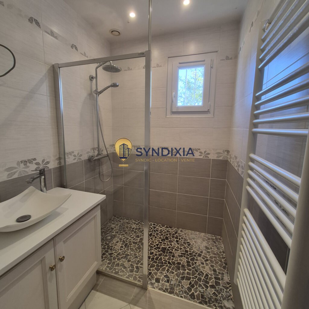 MAISON 109m2, 3 chambres, Sous-sol total et 905m2 de jardin