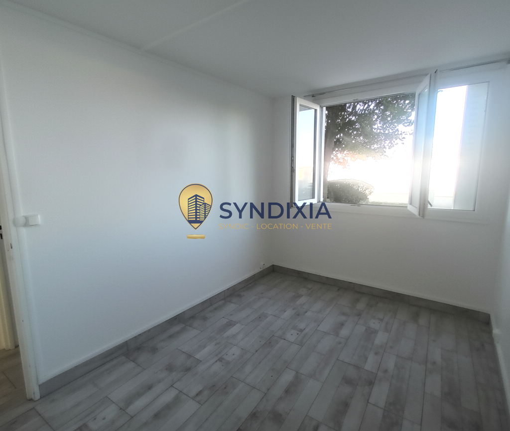 Appartement 3 pièces en RDC entièrement rénové avec garage p